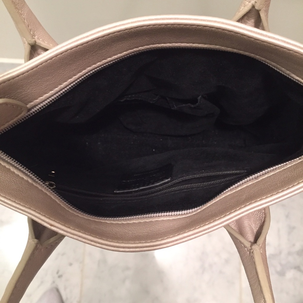Beautiful Italian Handbag - Picture 4 of 4
